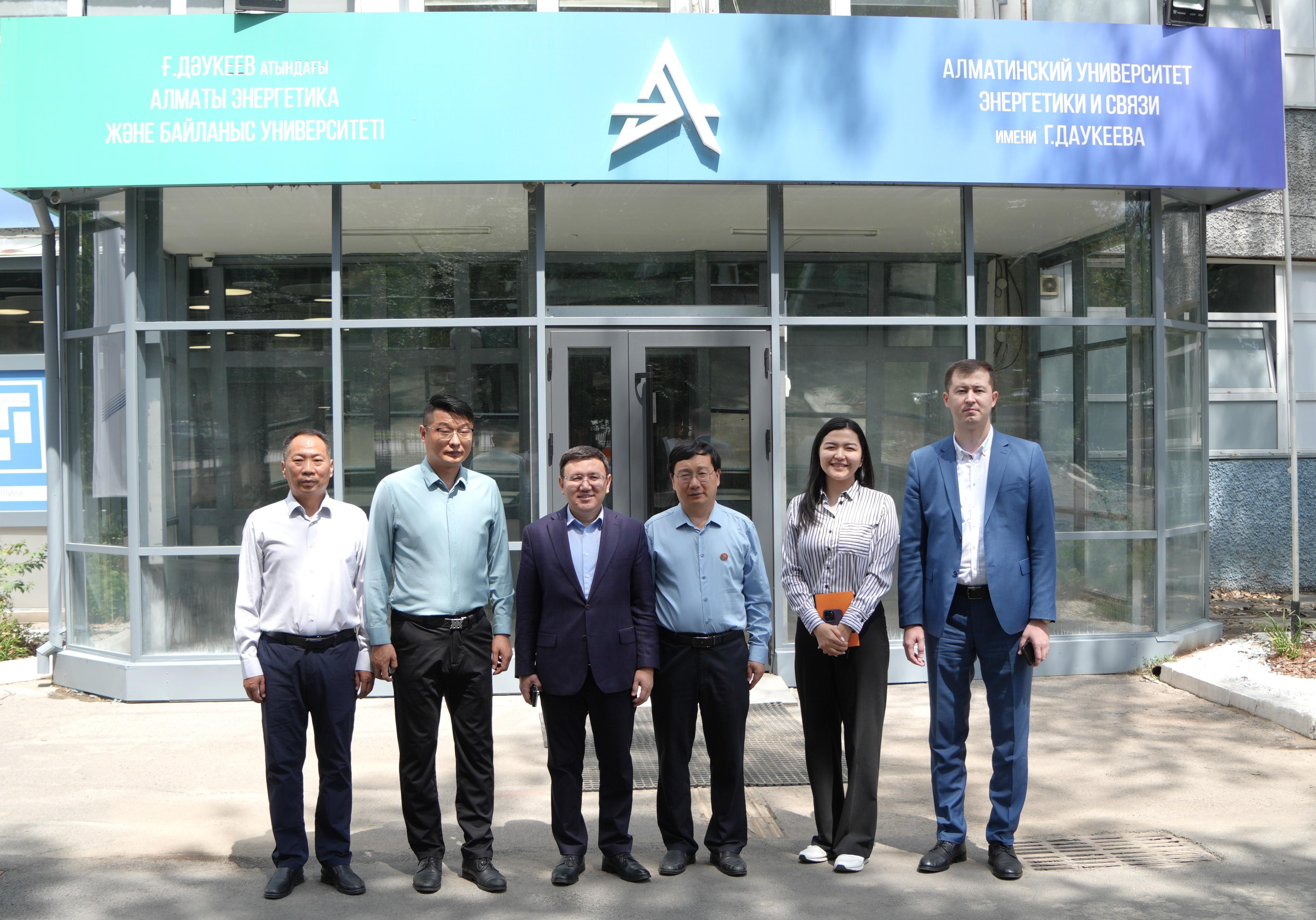 Делегация Huanghe Jiaotong University (КНР) в Energo University